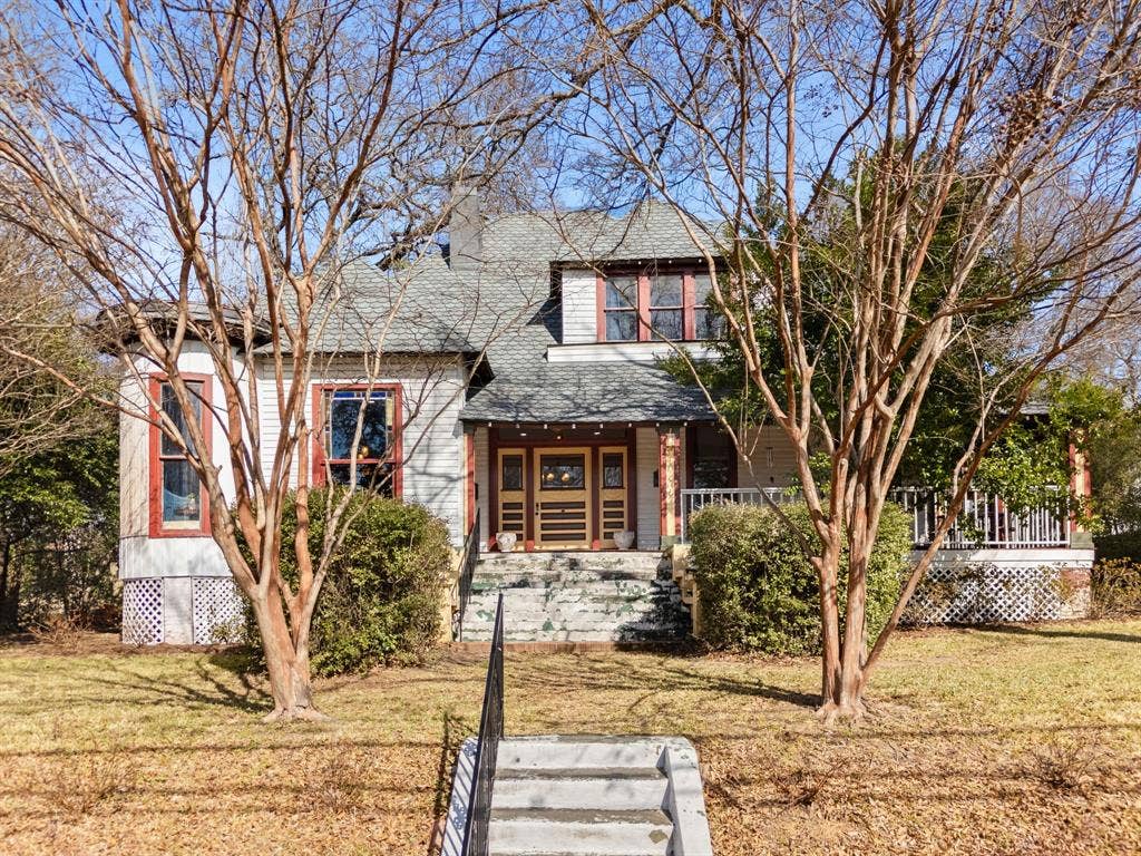 911 W Houston, Tyler, TX 75702