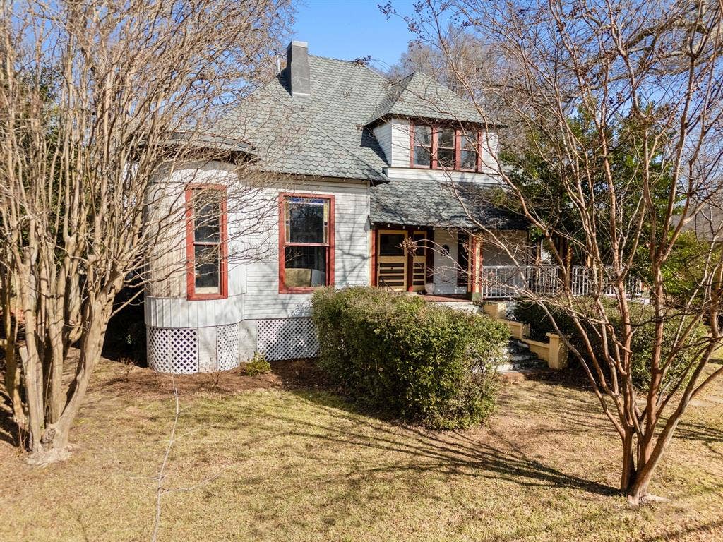 911 W Houston, Tyler, TX 75702
