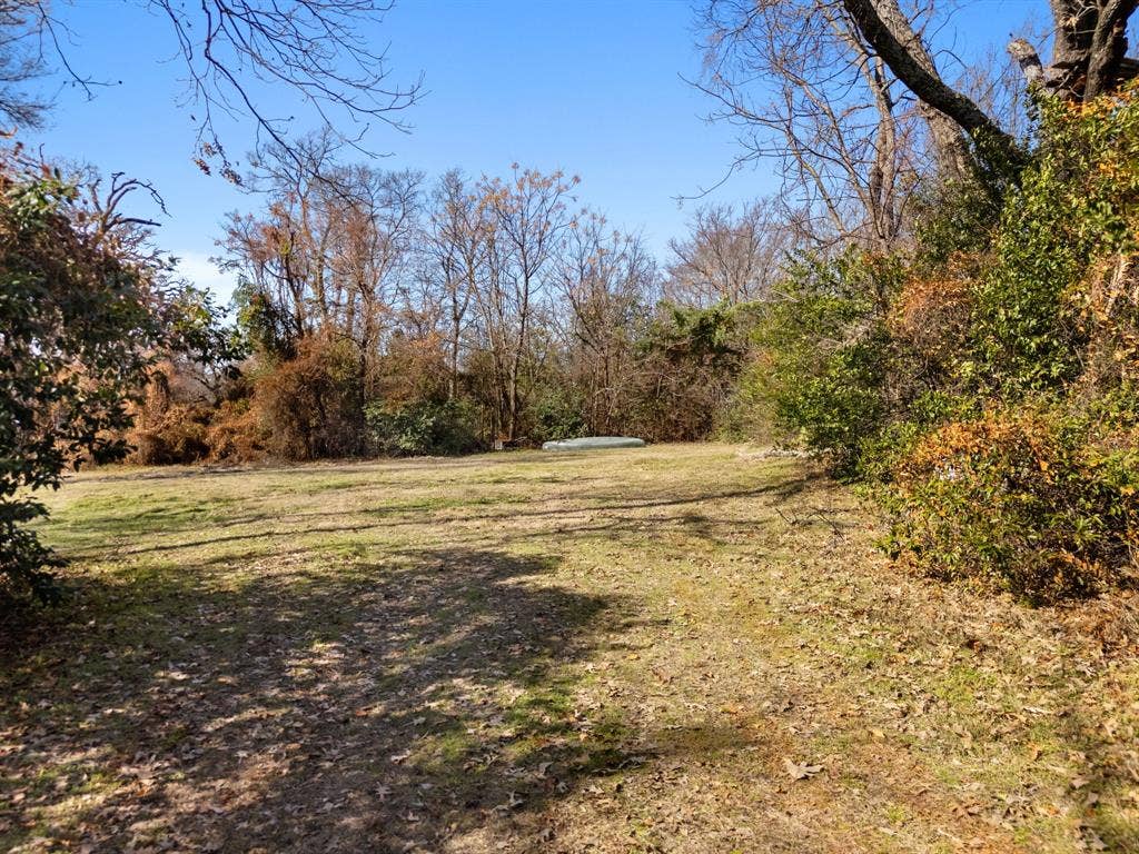 911 W Houston, Tyler, TX 75702