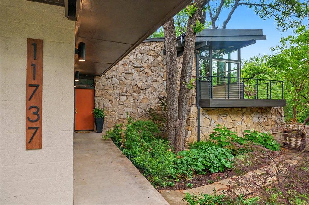 11737 Rogue Way, Dallas, TX 75218 Mid-century modern with multiple balconies at 11737 Rogue Way