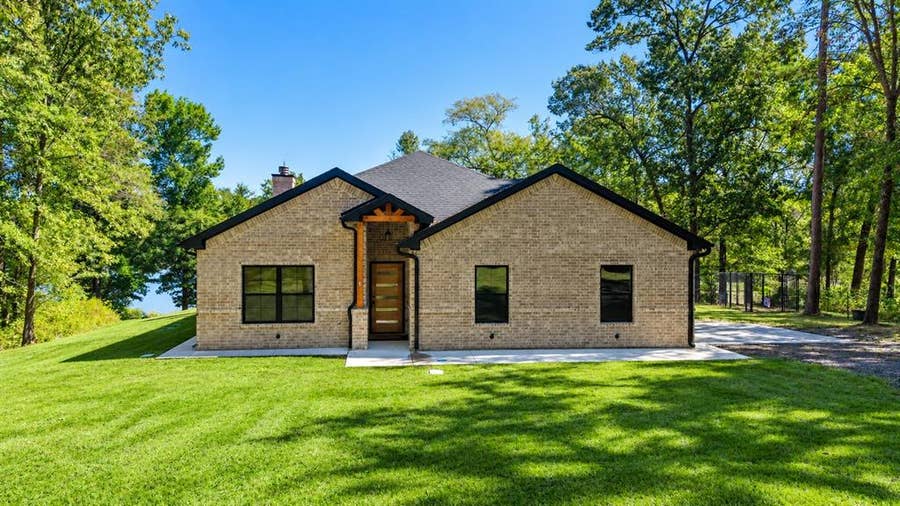 Property photo for 52 S Private Road 52416 N, Leesburg, TX