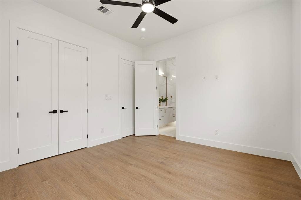 6911 Mohawk, Dallas, TX 75235 Wood-finish flooring throughout