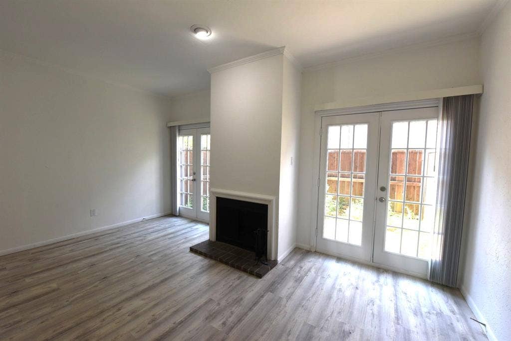 2727 Shelby Avenue, #M, Dallas, TX 75219 2727 Shelby Avenue, #M, Dallas, TX 75219