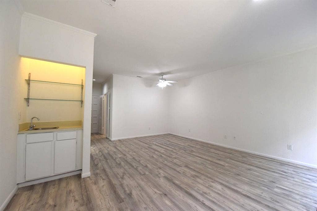 2727 Shelby Avenue, #M, Dallas, TX 75219 2727 Shelby Avenue, #M, Dallas, TX 75219