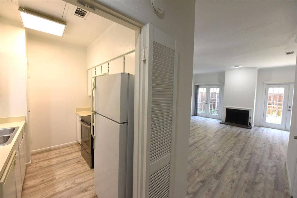 2727 Shelby Avenue, #M, Dallas, TX 75219 2727 Shelby Avenue, #M, Dallas, TX 75219