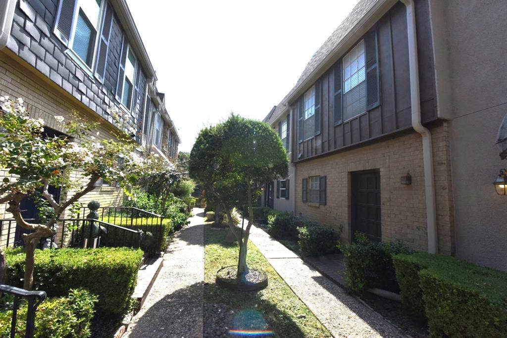 2727 Shelby Avenue, #M, Dallas, TX 75219 2727 Shelby Avenue, #M, Dallas, TX 75219