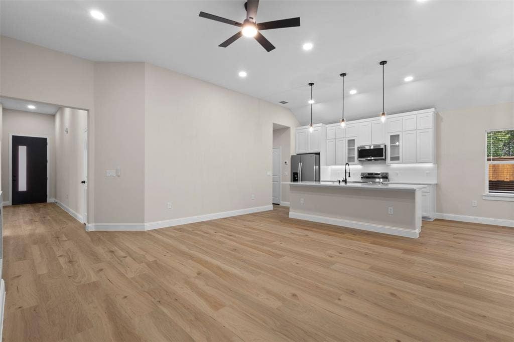 103 Cordoba Street, Payne Springs, TX 75156