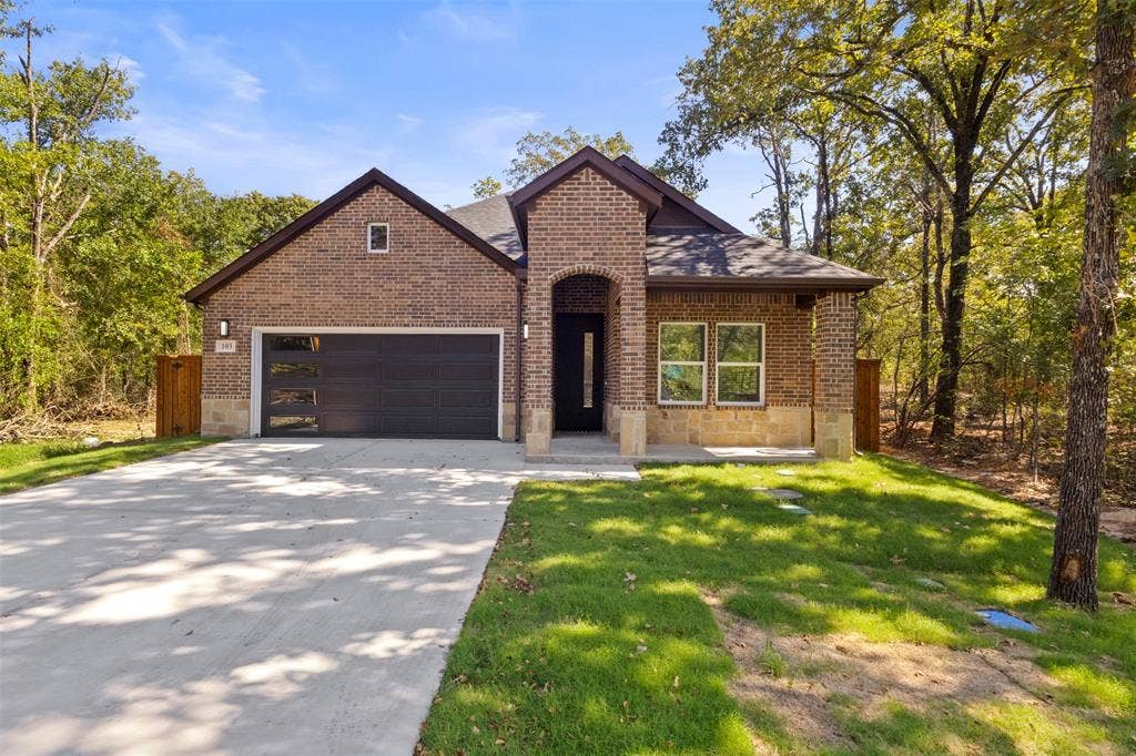 103 Cordoba Street, Payne Springs, TX 75156