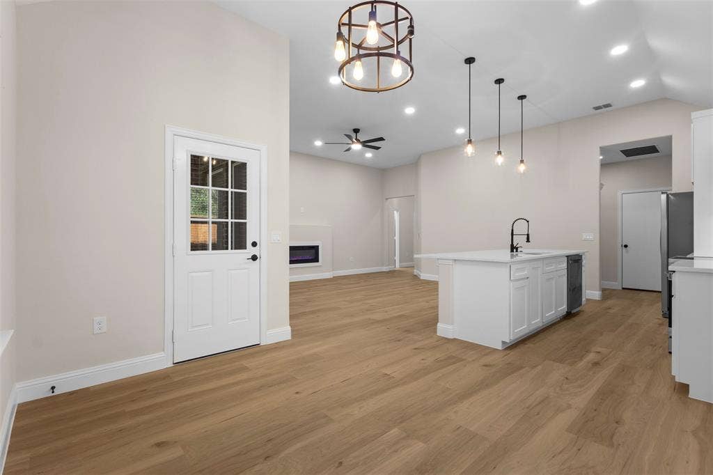 103 Cordoba Street, Payne Springs, TX 75156