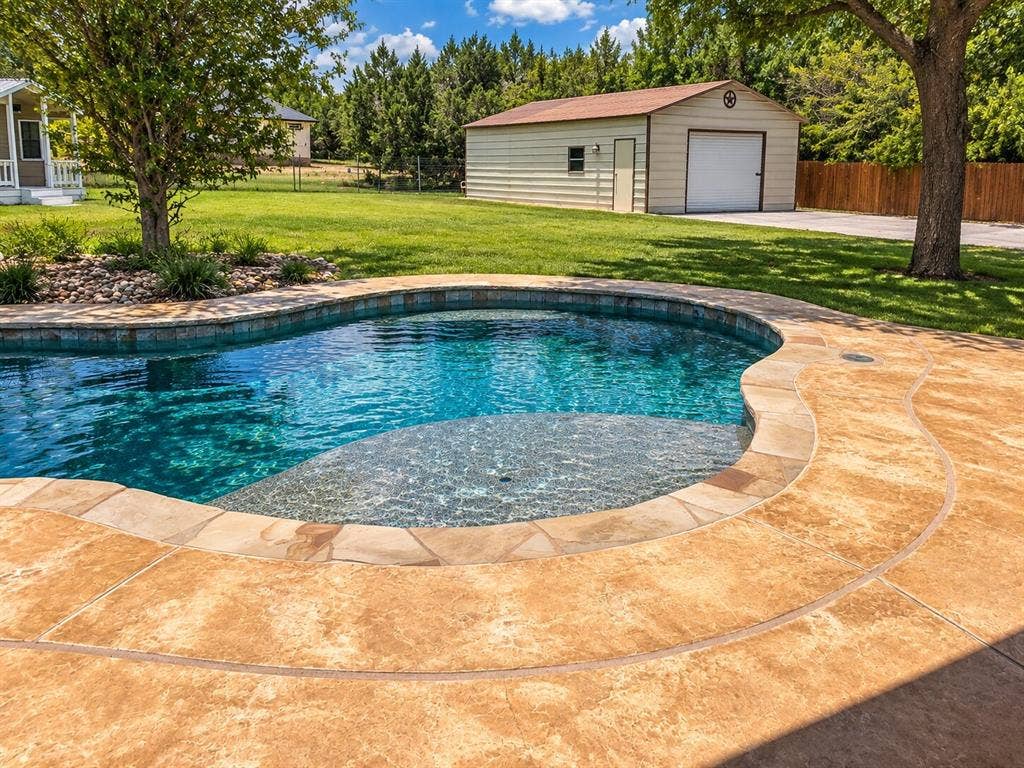 1150 Deep Water Drive, Spring Branch, TX 78070