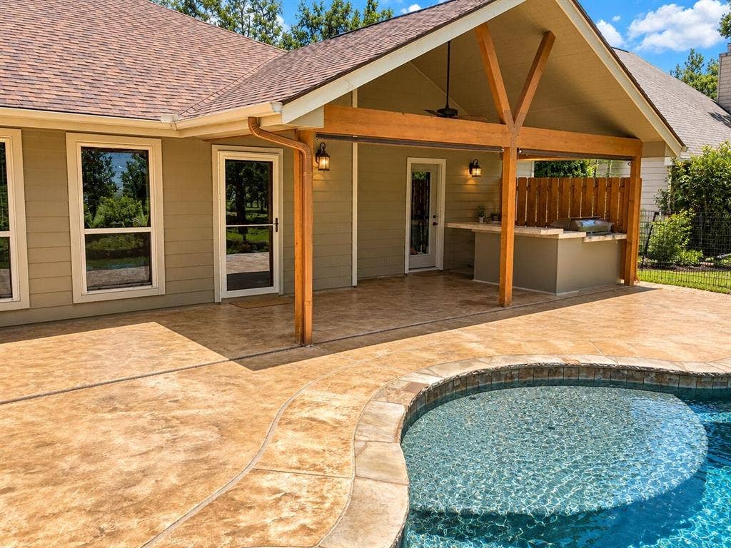 1150 Deep Water Drive, Spring Branch, TX 78070