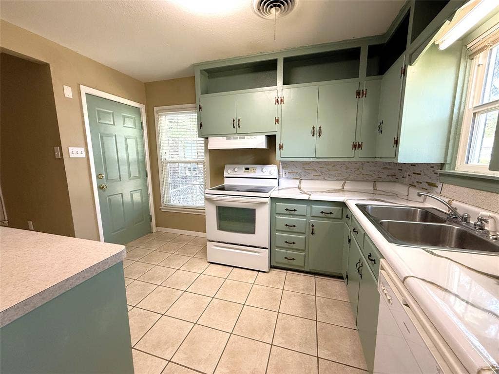 3520 Maple Avenue, Waco, TX 76707