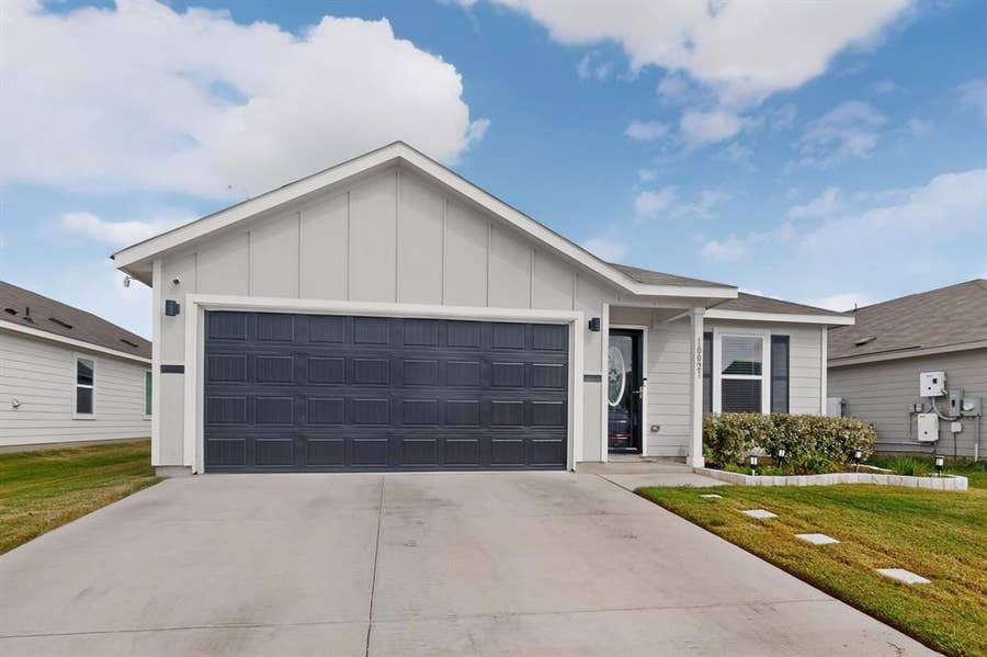Property photo for 10021 Barasingha Drive, Fort Worth, TX