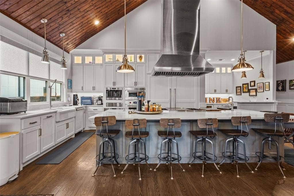 9030 Eustis Avenue, Dallas, TX 75218 9030 Eustis Avenue, Dallas, TX 75218