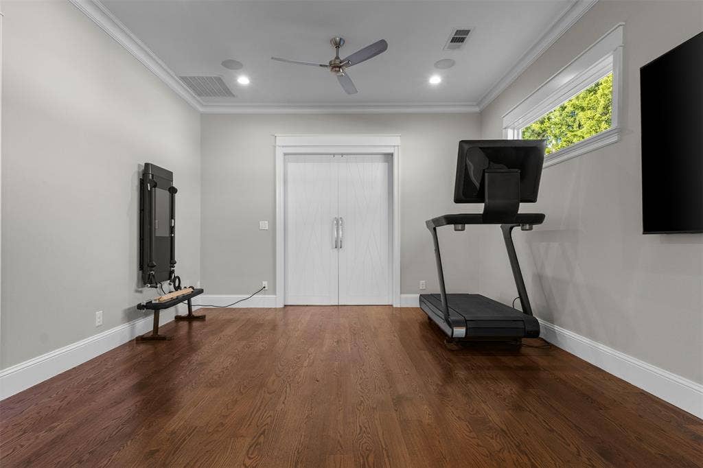 9030 Eustis Avenue, Dallas, TX 75218 Den/Exercise Room