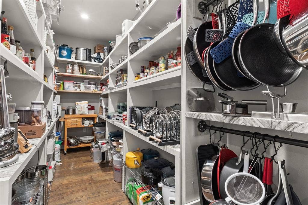 9030 Eustis Avenue, Dallas, TX 75218 9030 Eustis Avenue, Dallas, TX 75218
