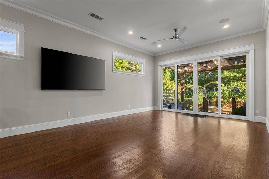 9030 Eustis Avenue, Dallas, TX 75218 Den/Exercise Room