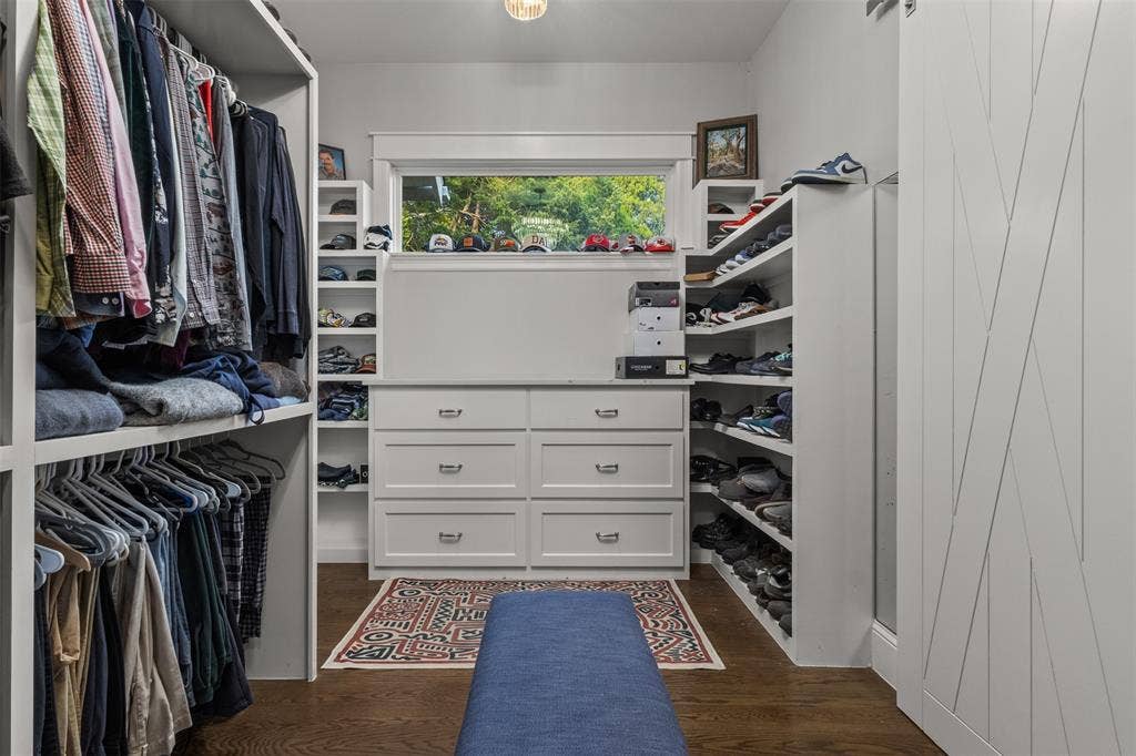 9030 Eustis Avenue, Dallas, TX 75218 Primary Bedroom closet with built ins