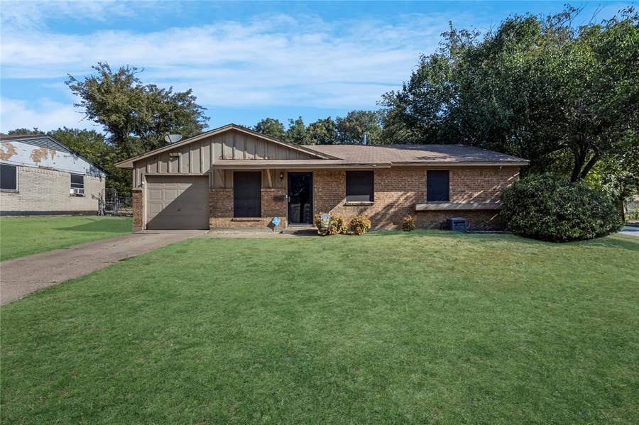 Property photo for 535 Thrush Avenue, Duncanville, TX