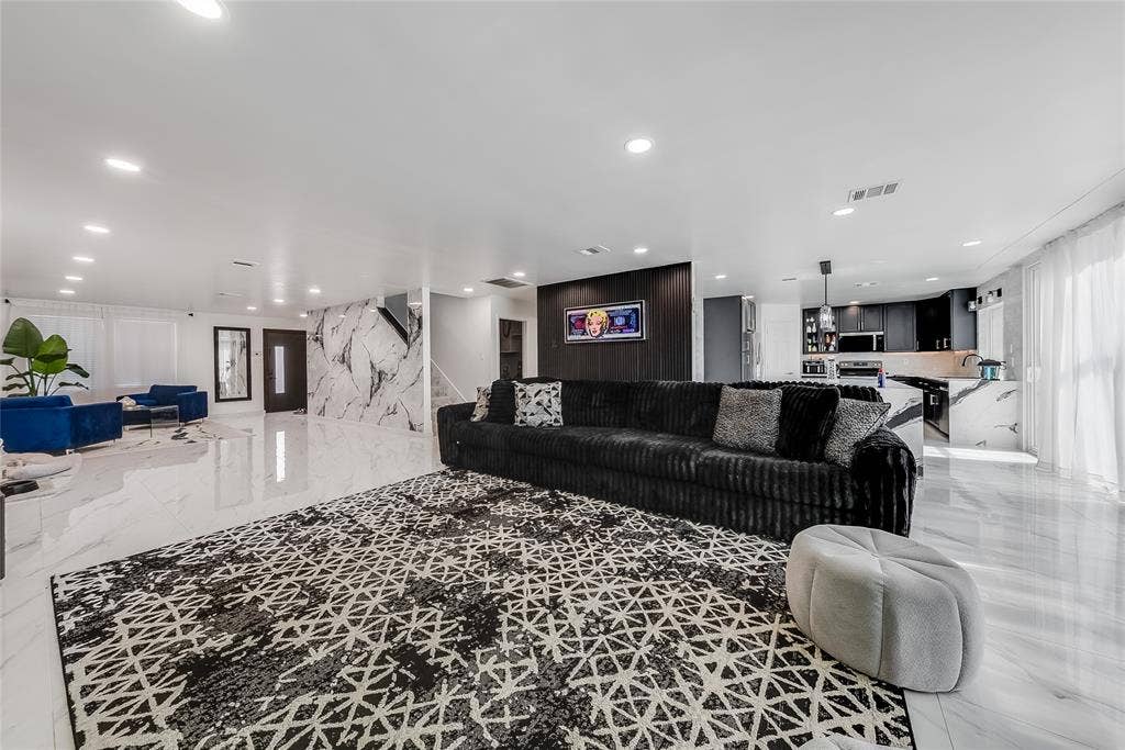 809 Bessemer Drive, Wylie, TX 75098 809 Bessemer Drive, Wylie, TX 75098