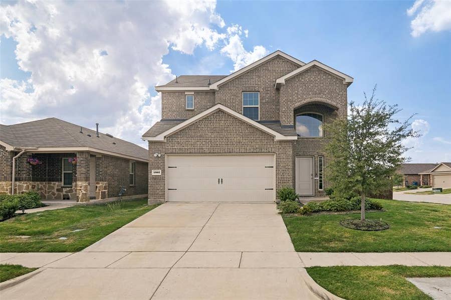 Property photo for 1302 Roscoe Drive, Forney, TX
