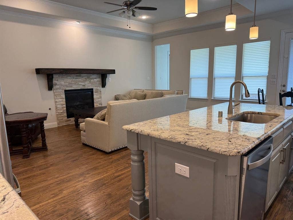 2913 Deansbrook Drive, Plano, TX 75093 2913 Deansbrook Drive, Plano, TX 75093