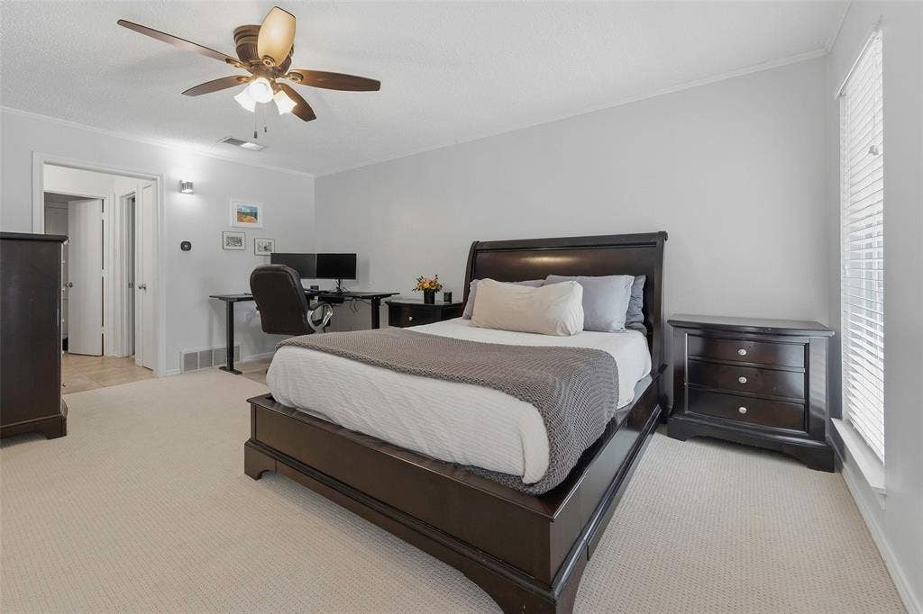 1205 Roaring Springs Road, #1205, Fort Worth, TX 76114