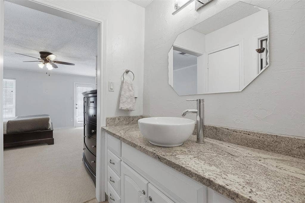 1205 Roaring Springs Road, #1205, Fort Worth, TX 76114