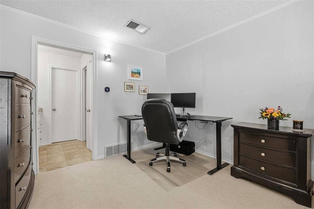 1205 Roaring Springs Road, #1205, Fort Worth, TX 76114