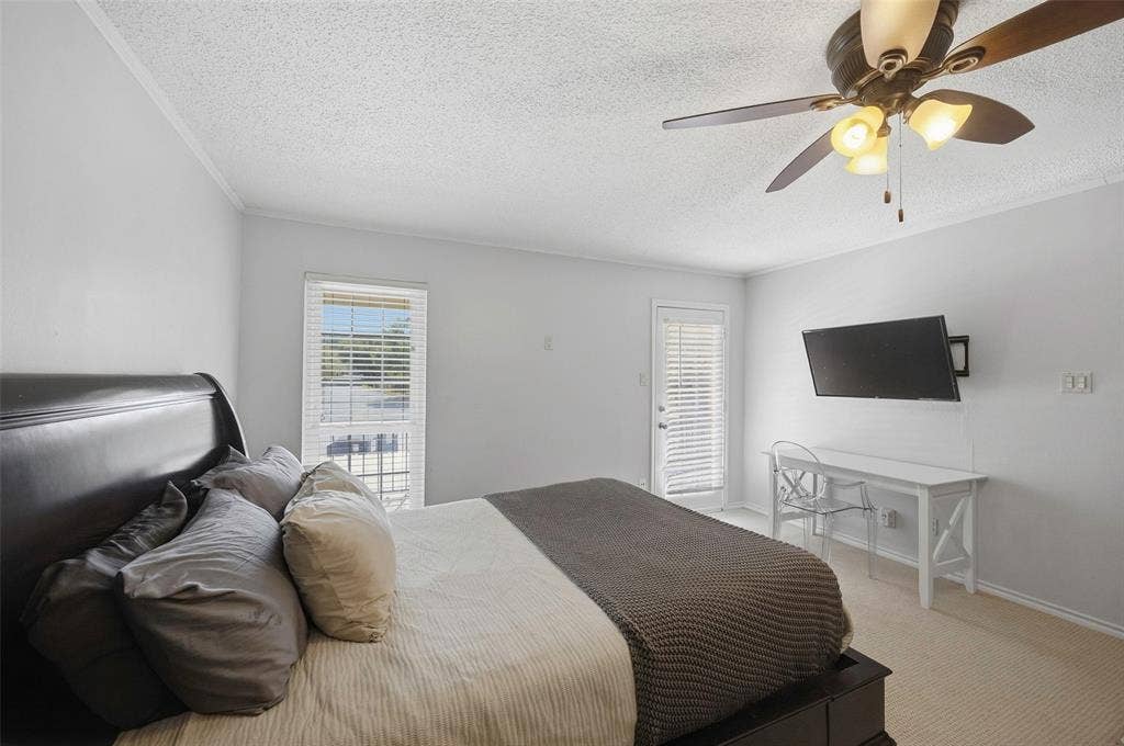 1205 Roaring Springs Road, #1205, Fort Worth, TX 76114