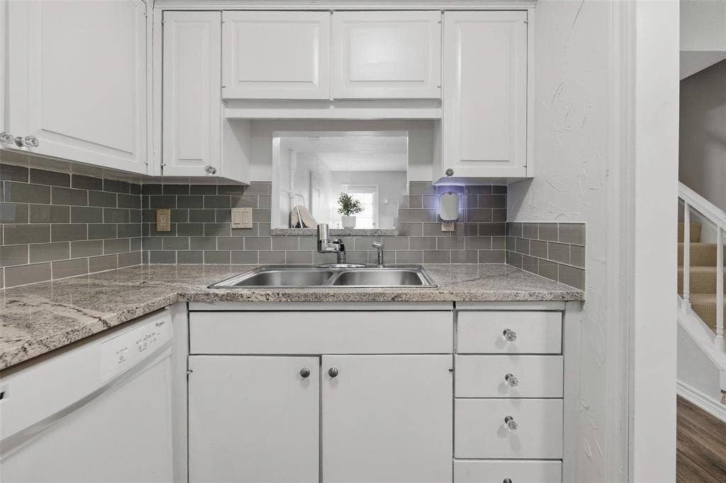 1205 Roaring Springs Road, #1205, Fort Worth, TX 76114