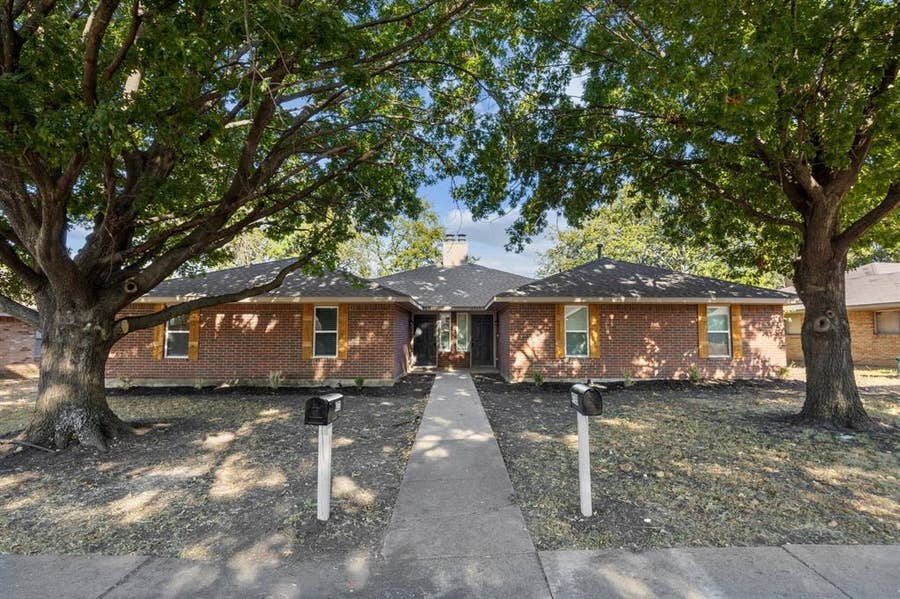 Property photo for 4733-4735 Berridge Lane, Dallas, TX