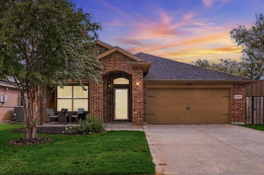 Property photo for 8200 Spotted Doe Drive, Fort Worth, TX
