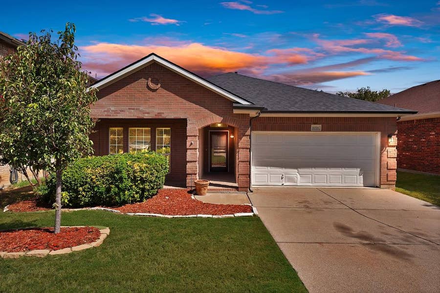Property photo for 6016 Horse Trap Drive, Fort Worth, TX