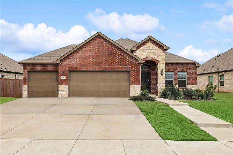 Property photo for 537 Oleander Drive, Royse City, TX