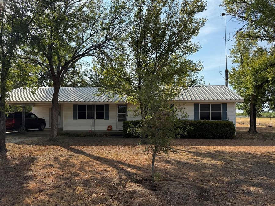 Property photo for 467 County Road 2371, Meridian, TX