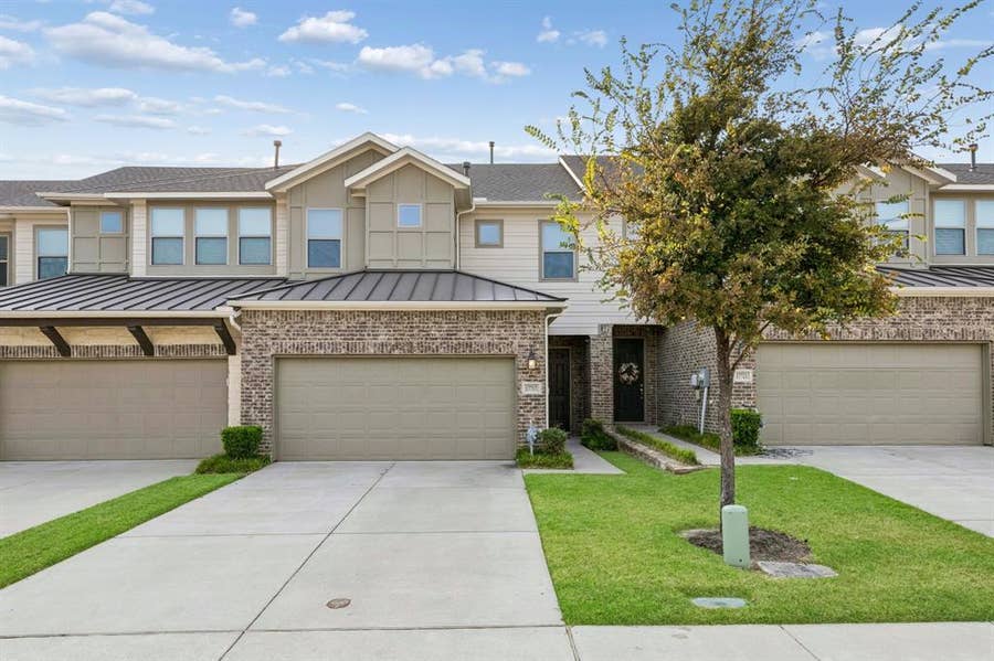 Property photo for 17717 Sage Lane, Dallas, TX