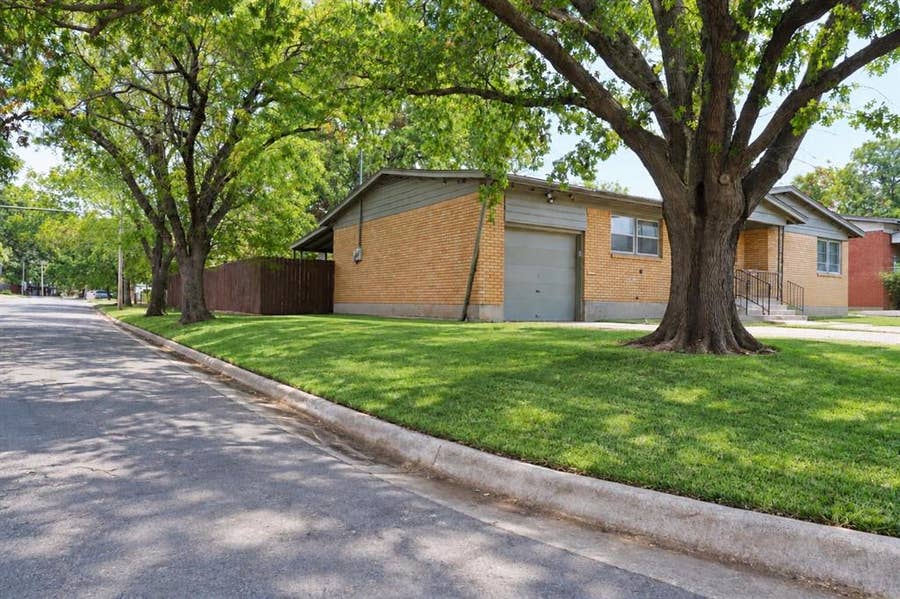 Property photo for 6301 Greenlee Street, Fort Worth, TX