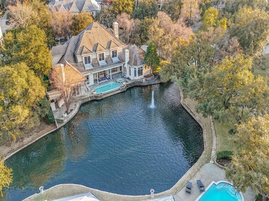 Property photo for 16 Robledo Drive, Dallas, TX