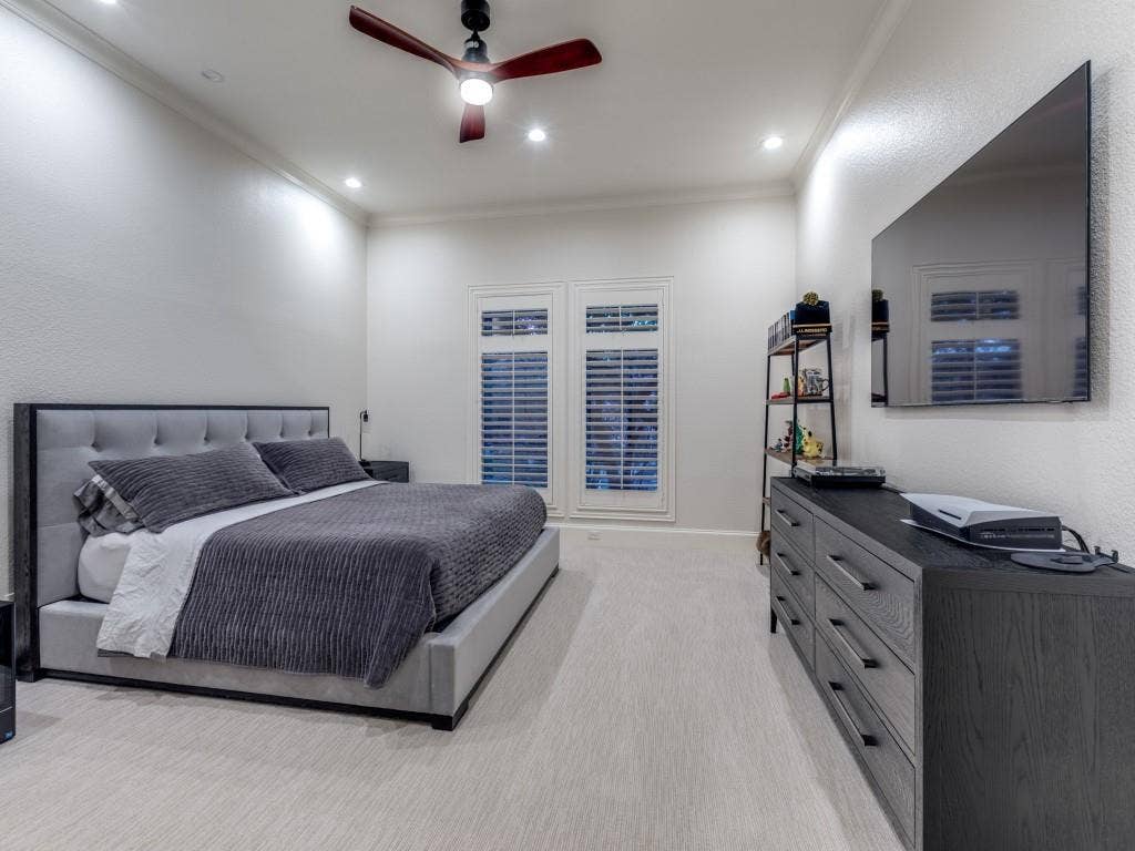 16 Robledo Drive, Dallas, TX 75230