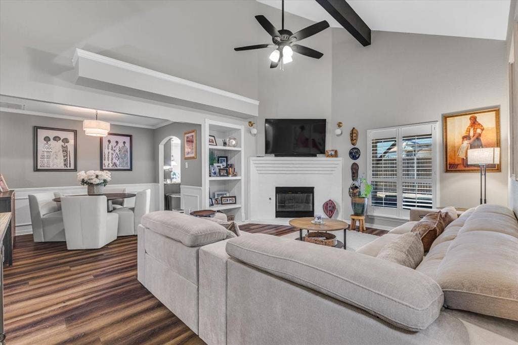 4600 Valleyview Drive, Mansfield, TX 76063 Open to the formal dining area