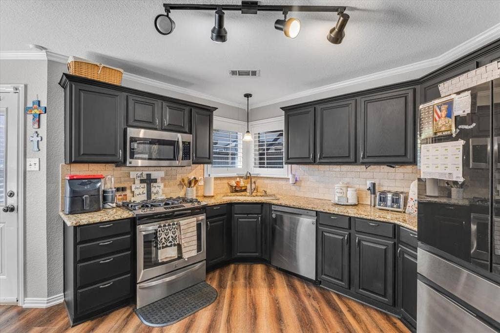 4600 Valleyview Drive, Mansfield, TX 76063 4600 Valleyview Drive, Mansfield, TX 76063
