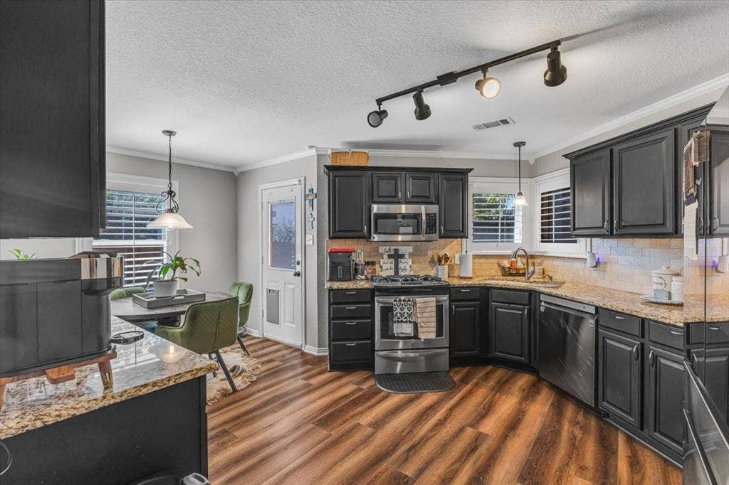 4600 Valleyview Drive, Mansfield, TX 76063 4600 Valleyview Drive, Mansfield, TX 76063