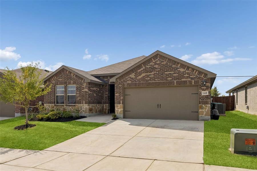 Property photo for 1448 Stuarts Forest Drive, Denton, TX