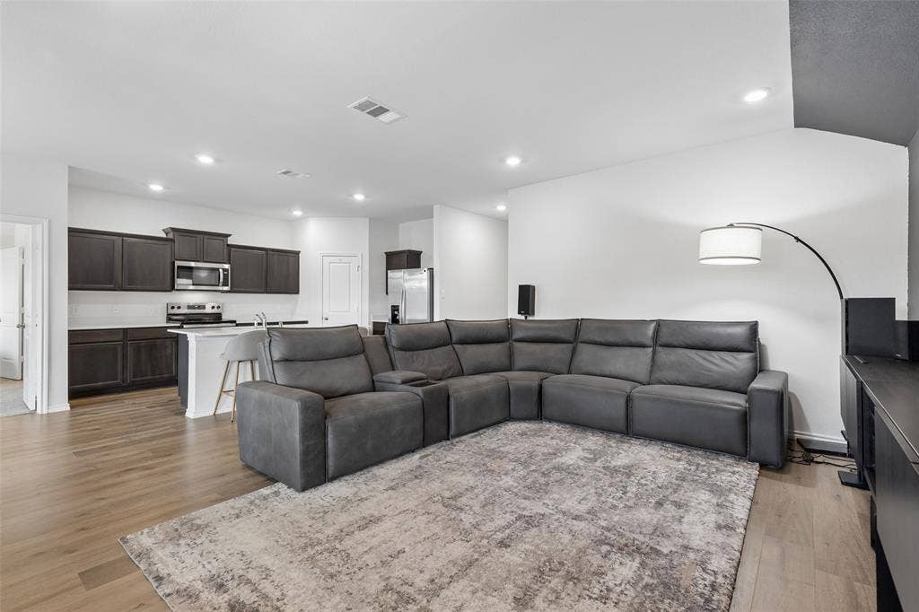 1448 Stuarts Forest Drive, Denton, TX 76207