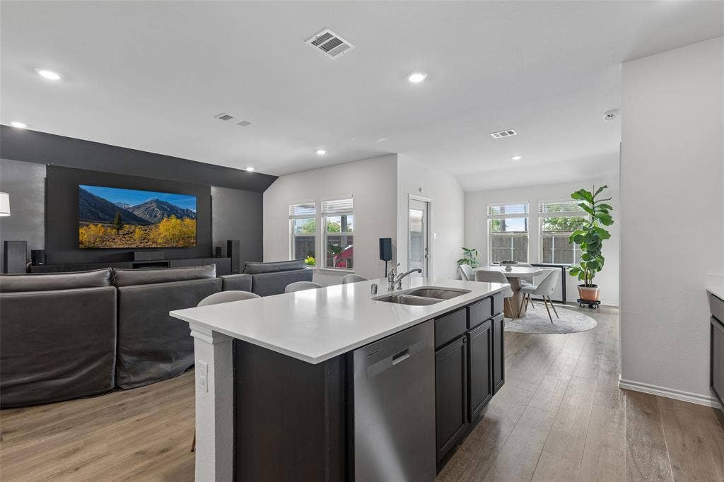 1448 Stuarts Forest Drive, Denton, TX 76207