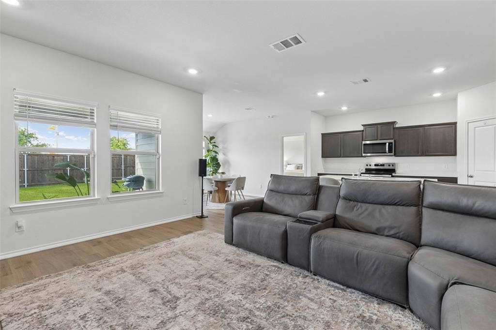 1448 Stuarts Forest Drive, Denton, TX 76207