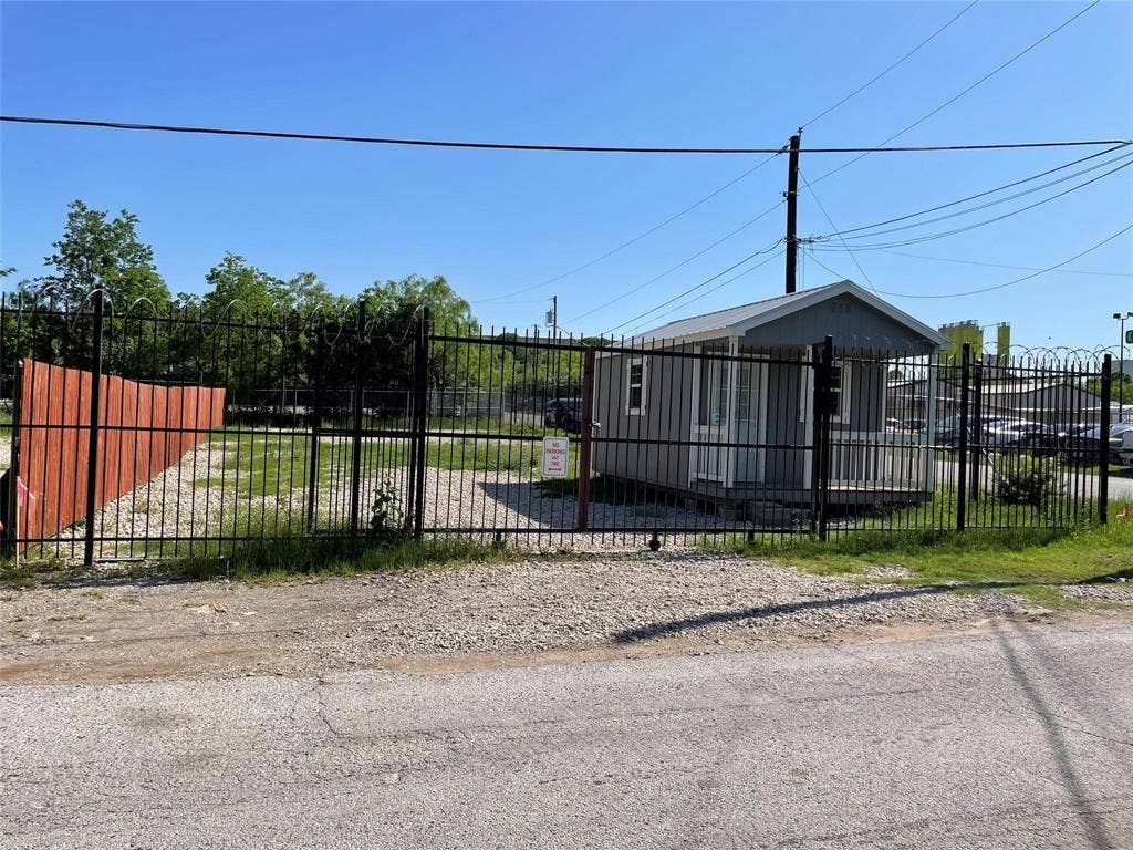 2846 Bedford Street, Dallas, TX 75212 2846 Bedford Street, Dallas, TX 75212