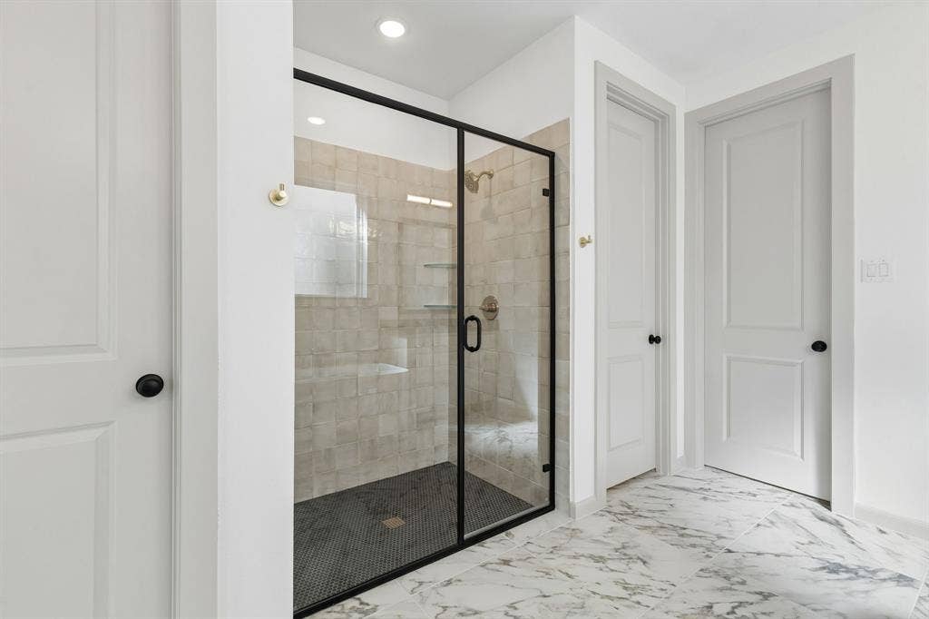 2624 Radiant Way, Celina, TX 75009 This dream owner's bath features a freestanding tub and spacious walk in shower!
