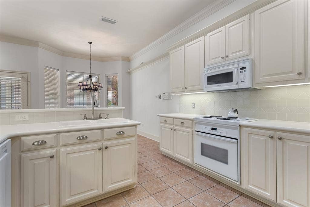 2306 Homestead Lane, Tyler, TX 75701 2306 Homestead Lane, Tyler, TX 75701